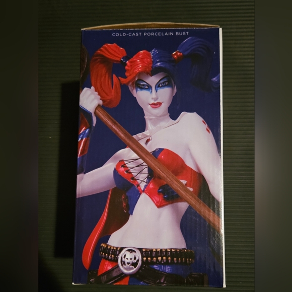 DC Super Villains Harley Quinn Jim Lee Blue, Red and white Bust - Picture 2 of 10